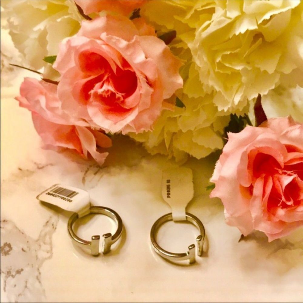 10/$25 Farah Jewelry Open-Ended Silver Plated Ring